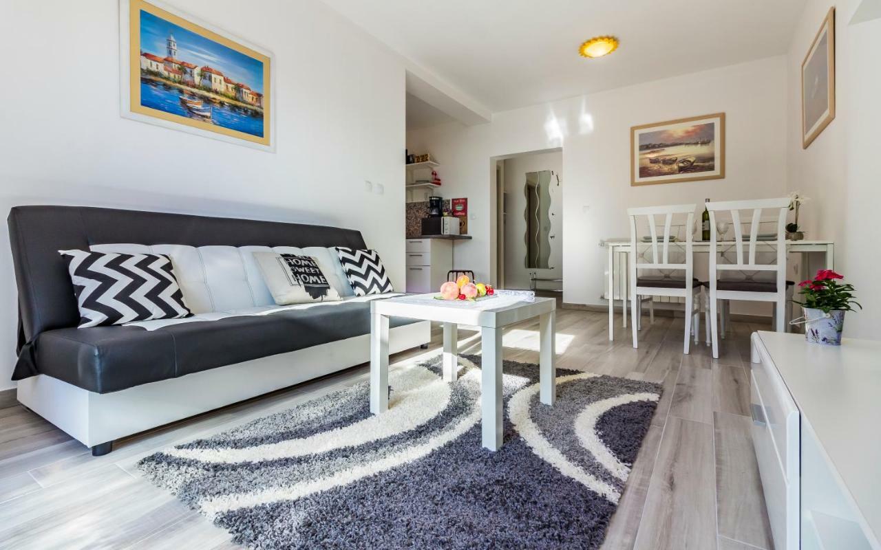 Apartment Mika